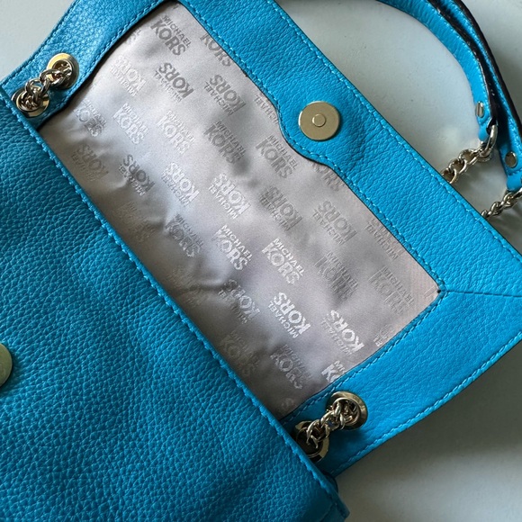 Michael Kors Turquoise Shoulder Bag with Gold Chain - Picture 2 of 8